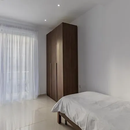 Duplex Penthouse With Seaview *