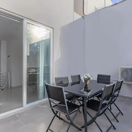 Apartmán Duplex Penthouse With Seaview St. Paul's Bay