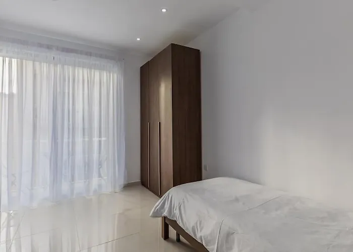 Duplex Penthouse With Seaview *