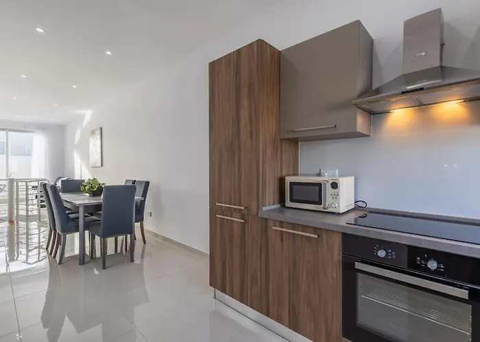 Duplex Penthouse With Seaview *