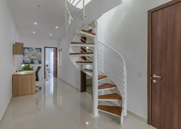 Duplex Penthouse With Seaview *