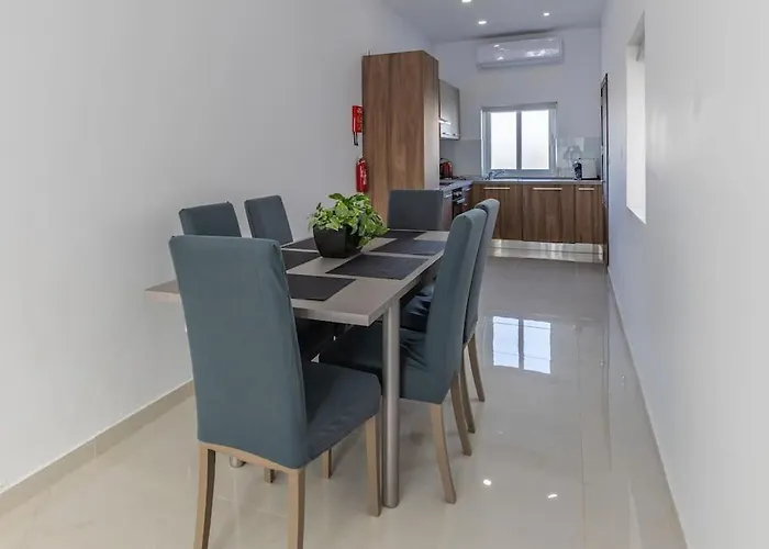 Duplex Penthouse With Seaview Daire St. Paul's Bay